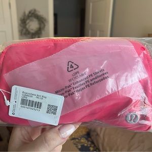 Lululemon Belt Bag sonic pink